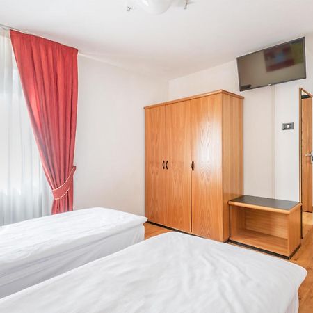 Hotel Alpina 마돈나 디 캄필리오 외부 사진