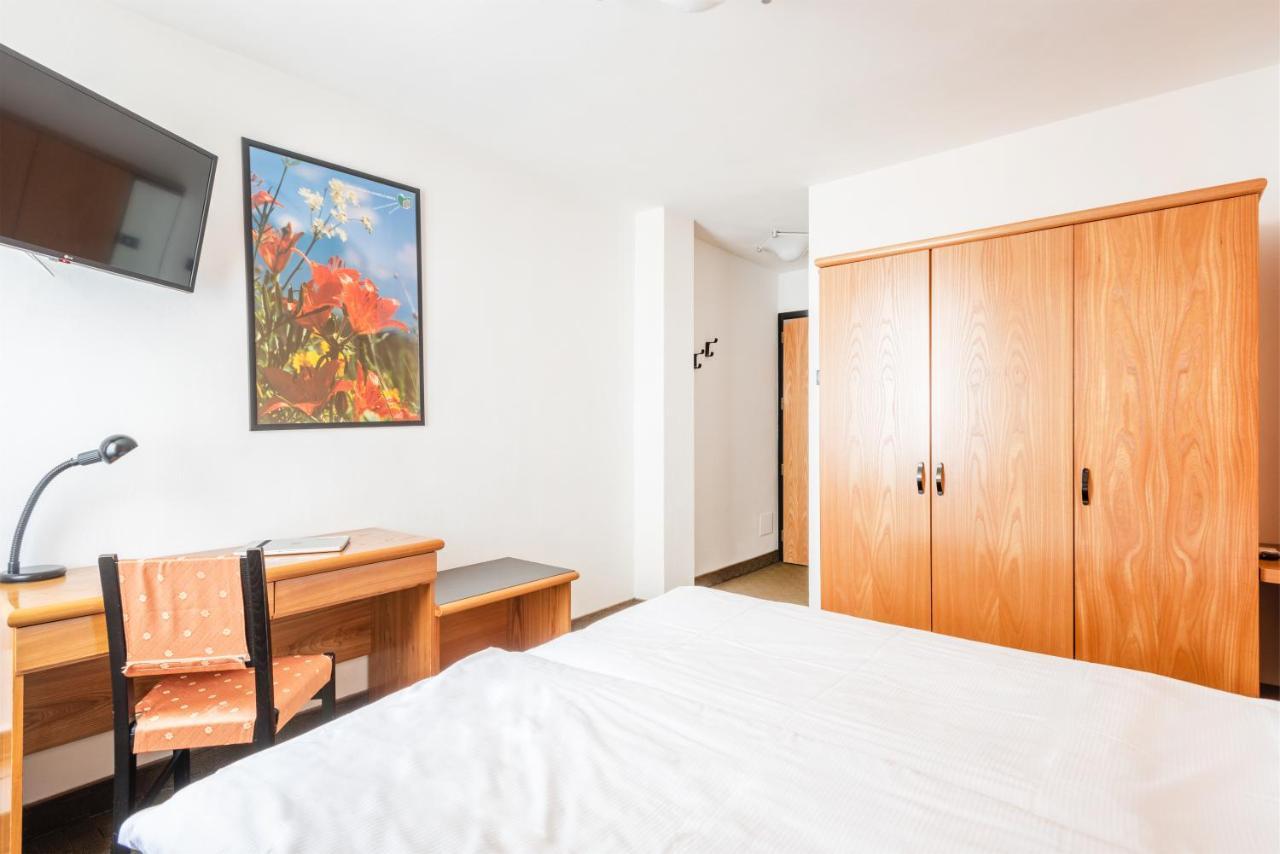 Hotel Alpina 마돈나 디 캄필리오 외부 사진