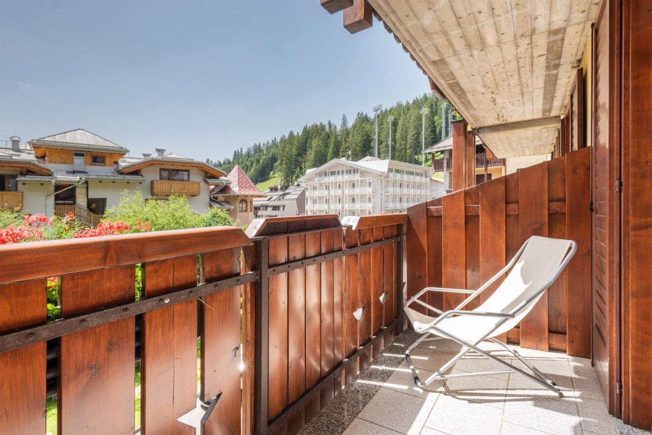 Hotel Alpina 마돈나 디 캄필리오 외부 사진