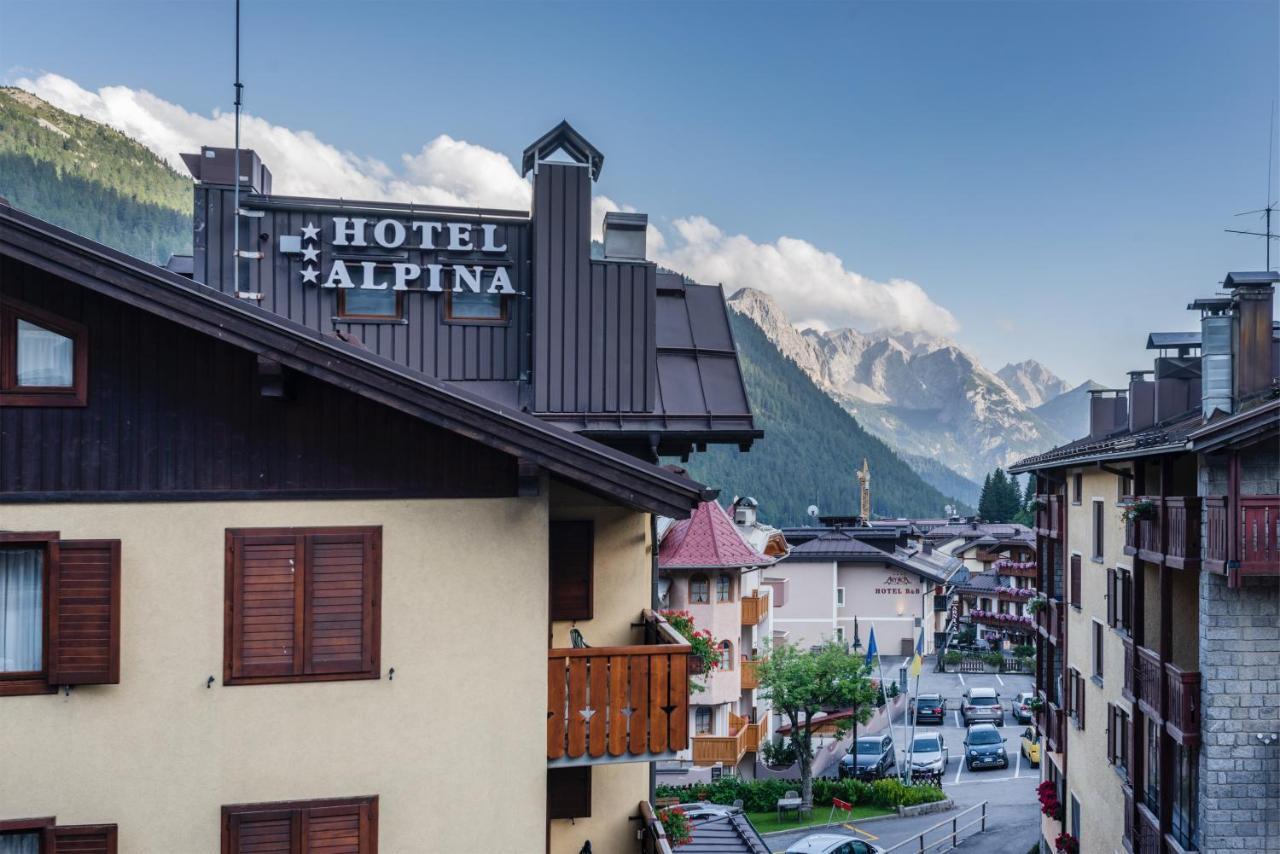 Hotel Alpina 마돈나 디 캄필리오 외부 사진